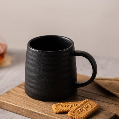 TaoTaojarvie mug wide base provides stability on tables.