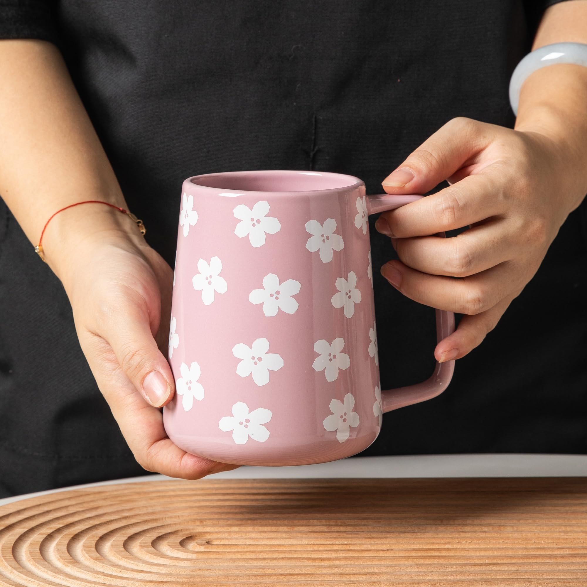 TaoTaojarvie floral-pattern violet mug adds decorative flair