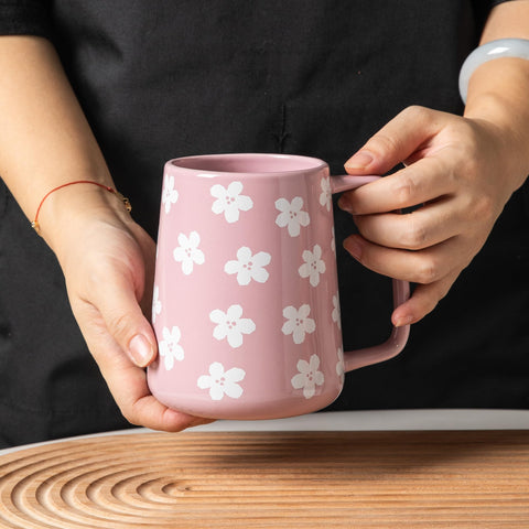TaoTaojarvie floral-pattern violet mug adds decorative flair