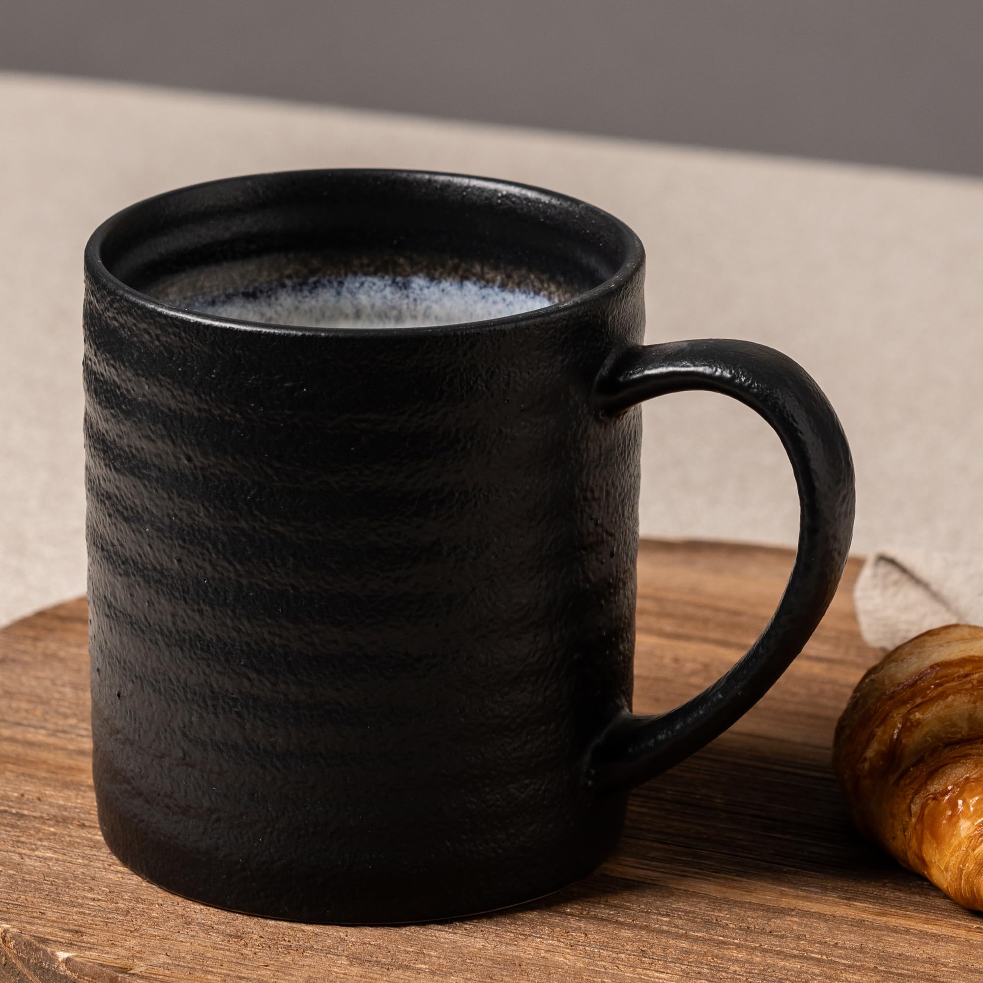 TaoTaojarvie wide-bottom mug stays steady on desks and tables