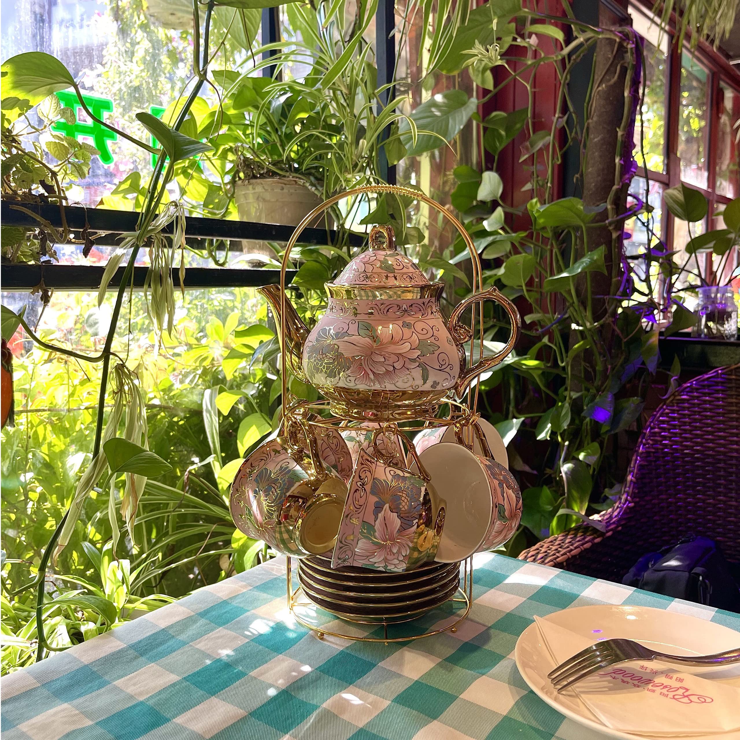 TATSUMI porcelain saucers featuring floral art for stylish serving