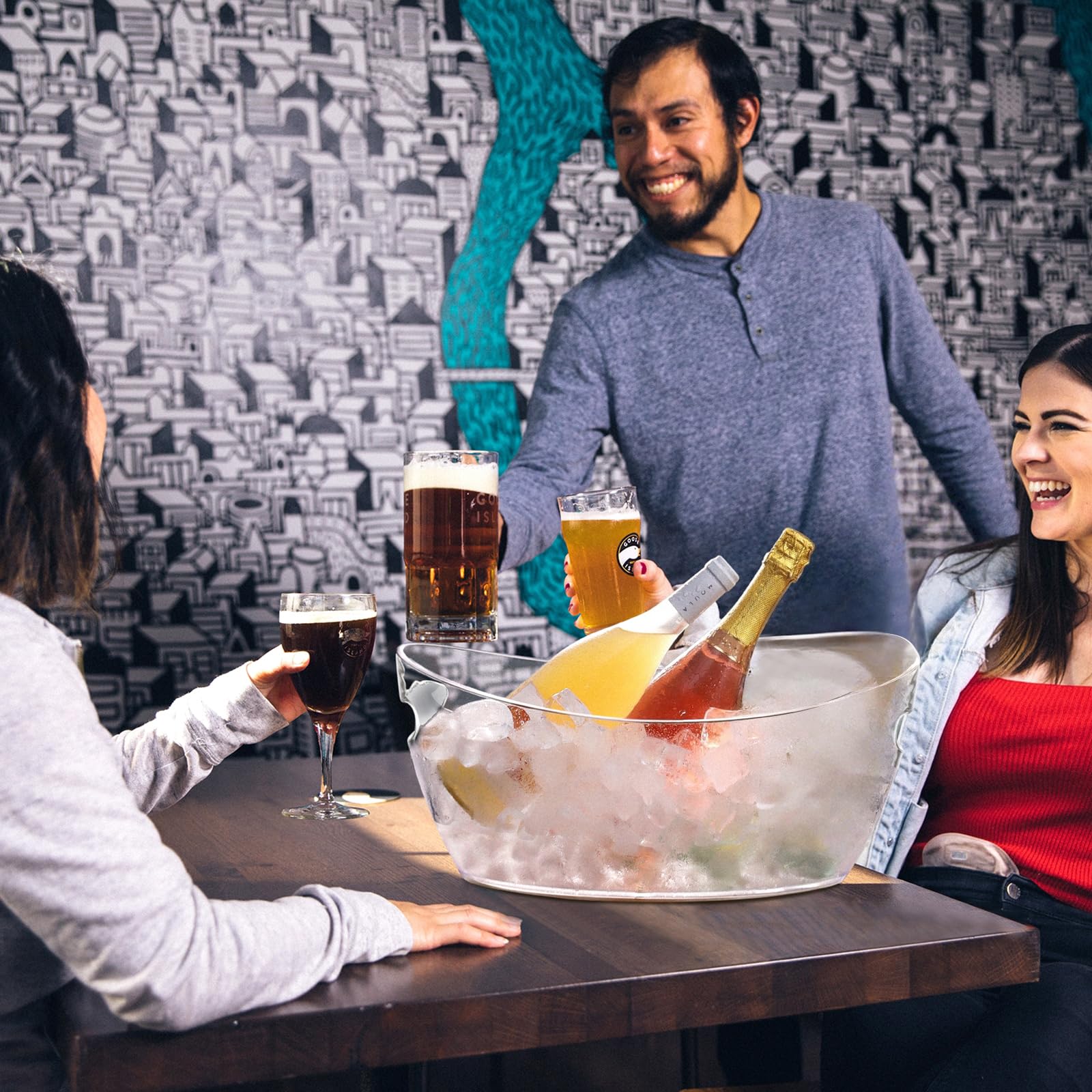 tchrules party beverage tub in use keeps drinks chilled at events