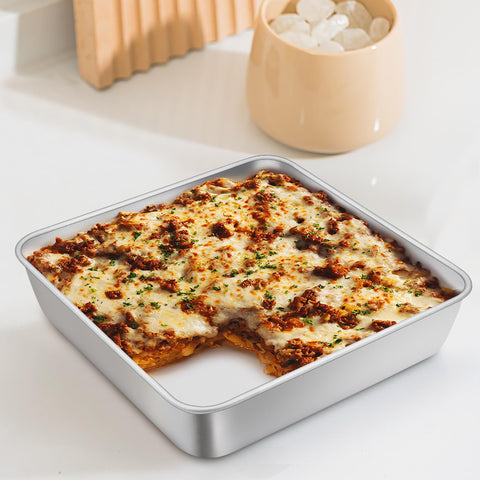 TeamFar dishwasher-safe pan offers quick cleanup after family-baking sessions.