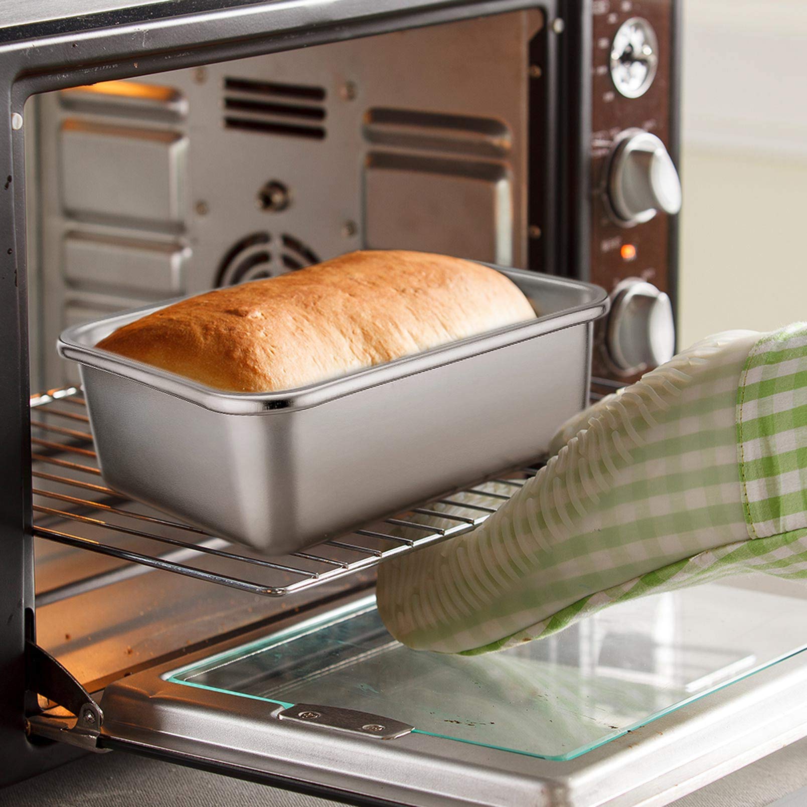 TeamFar heavy-duty pan offers durable, balanced handling