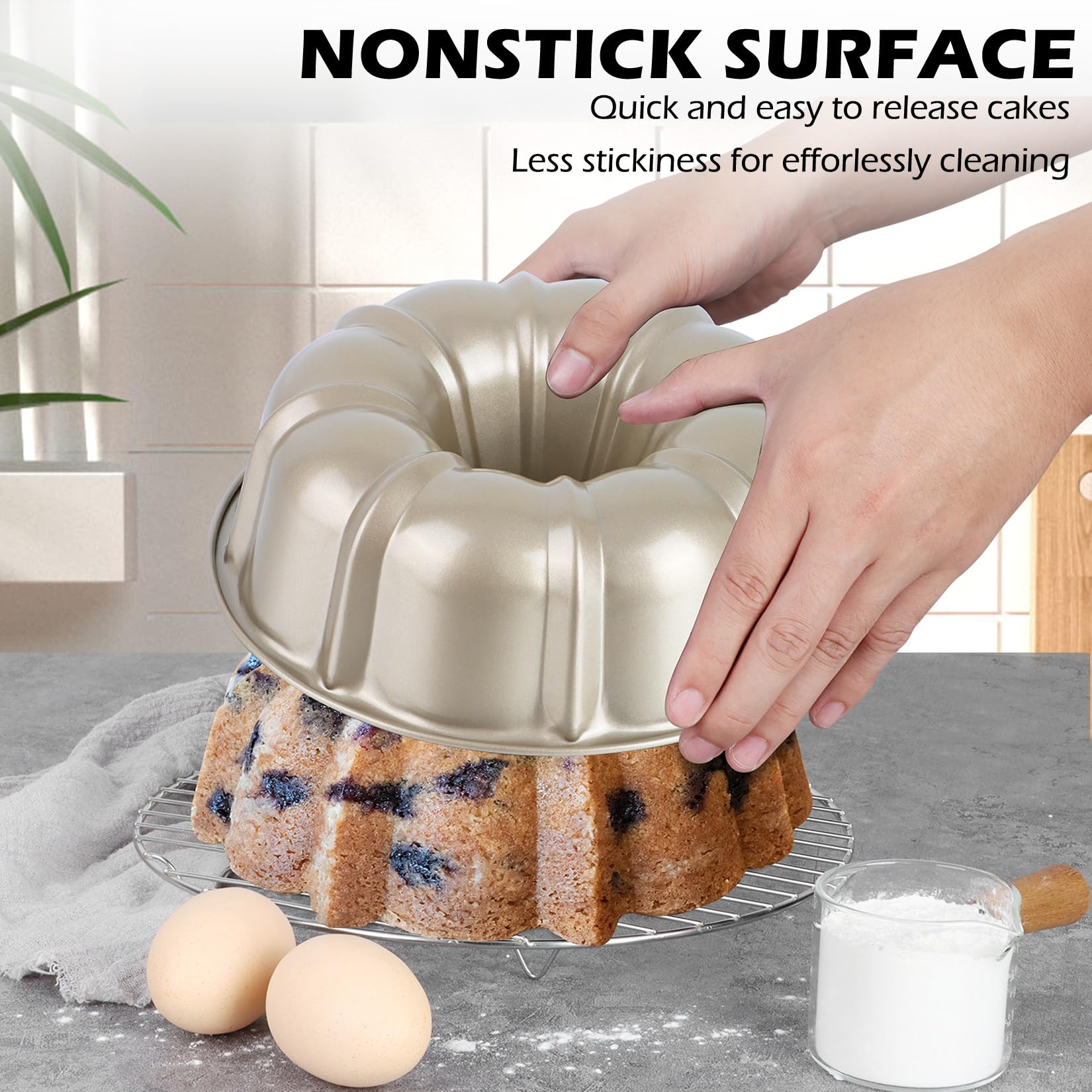 TeamFar nonstick coating facilitates cake release without sticking and crumbling.