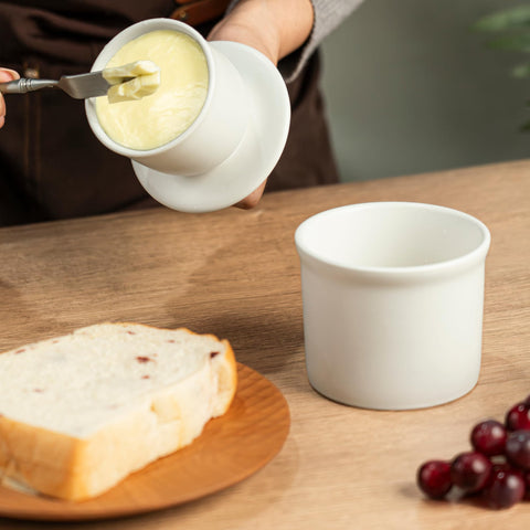 Teapeak butter keeper with airtight seal uses water to maintain freshness
