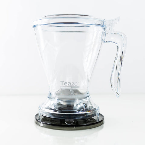TEAZE Infuser demonstrates a simple three step brew over a cup