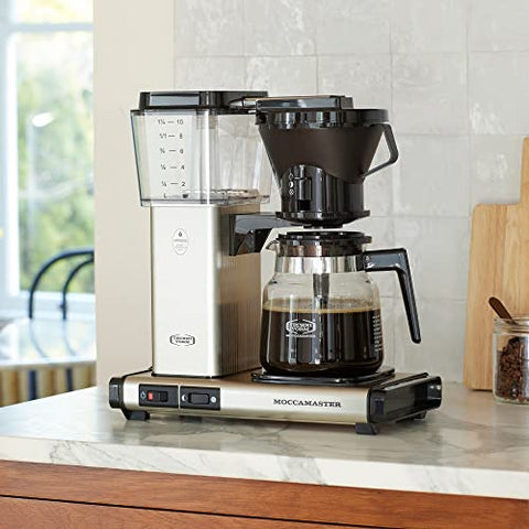 Compact footprint helps it fit small spaces on counters