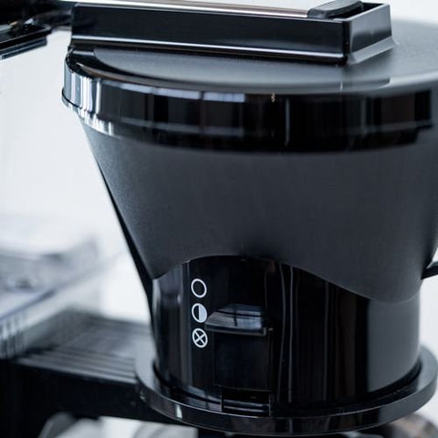 Technivorm Moccamaster KB on countertop fits with kitchen setup