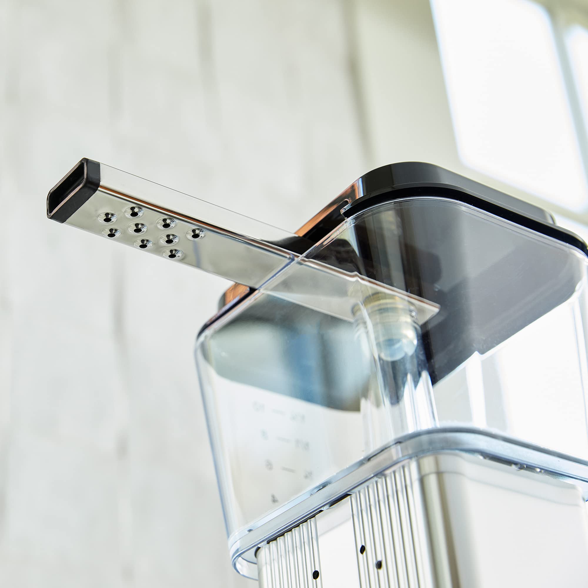 Technivorm Moccamaster KBGV Select steady water flow for even extraction