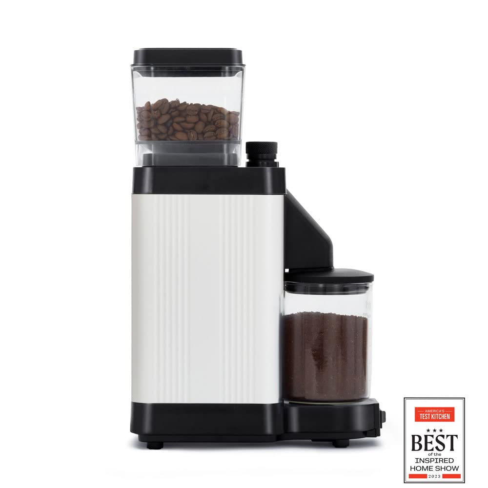 KM5 stepless adjustment dial demonstrates fine grind control for various brews.