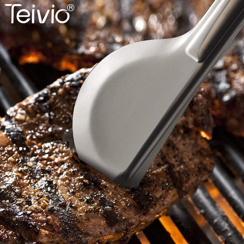 Teivio buffet line action image demonstrates quick serving.