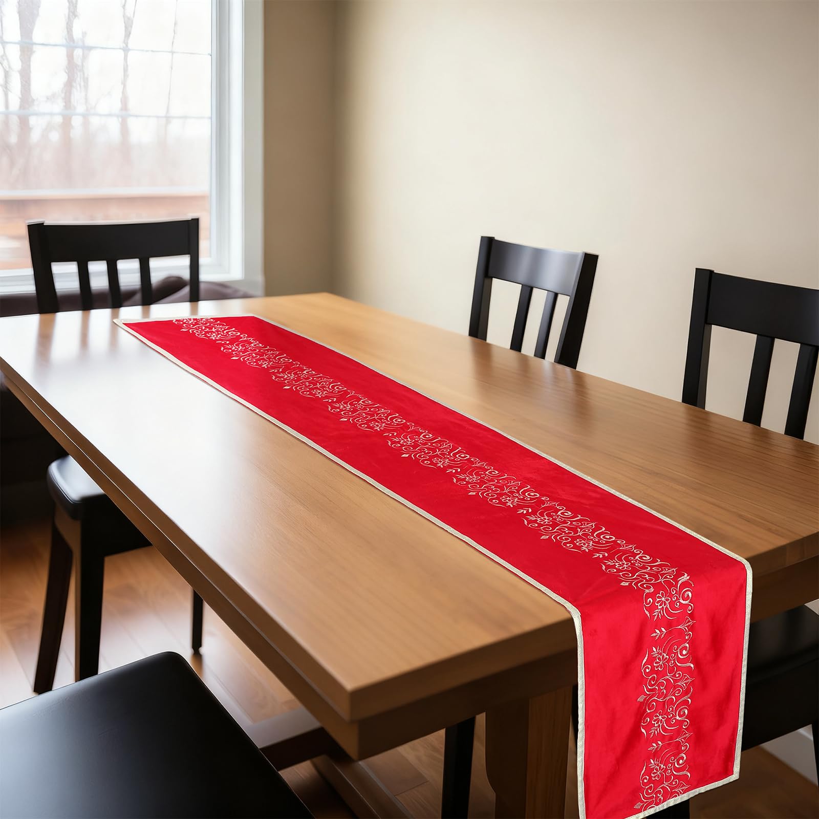 Tenceur easy-care velvet fabric resists wear during holidays.