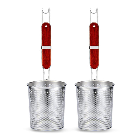 TENTA KITCHEN micro-perforated pasta strainer with handle for fast draining and safe transfer.