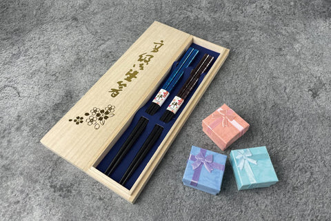 Terra Distribution compact 9.06 inch wooden chopsticks with balanced grip and weight.
