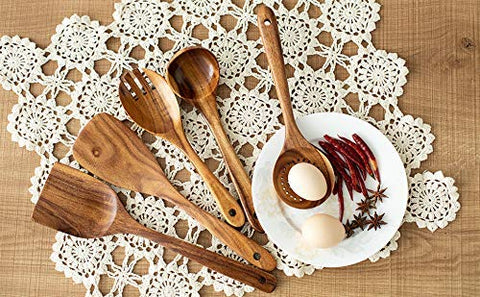 TEZZ five-hook set keeps utensils organized and accessible.