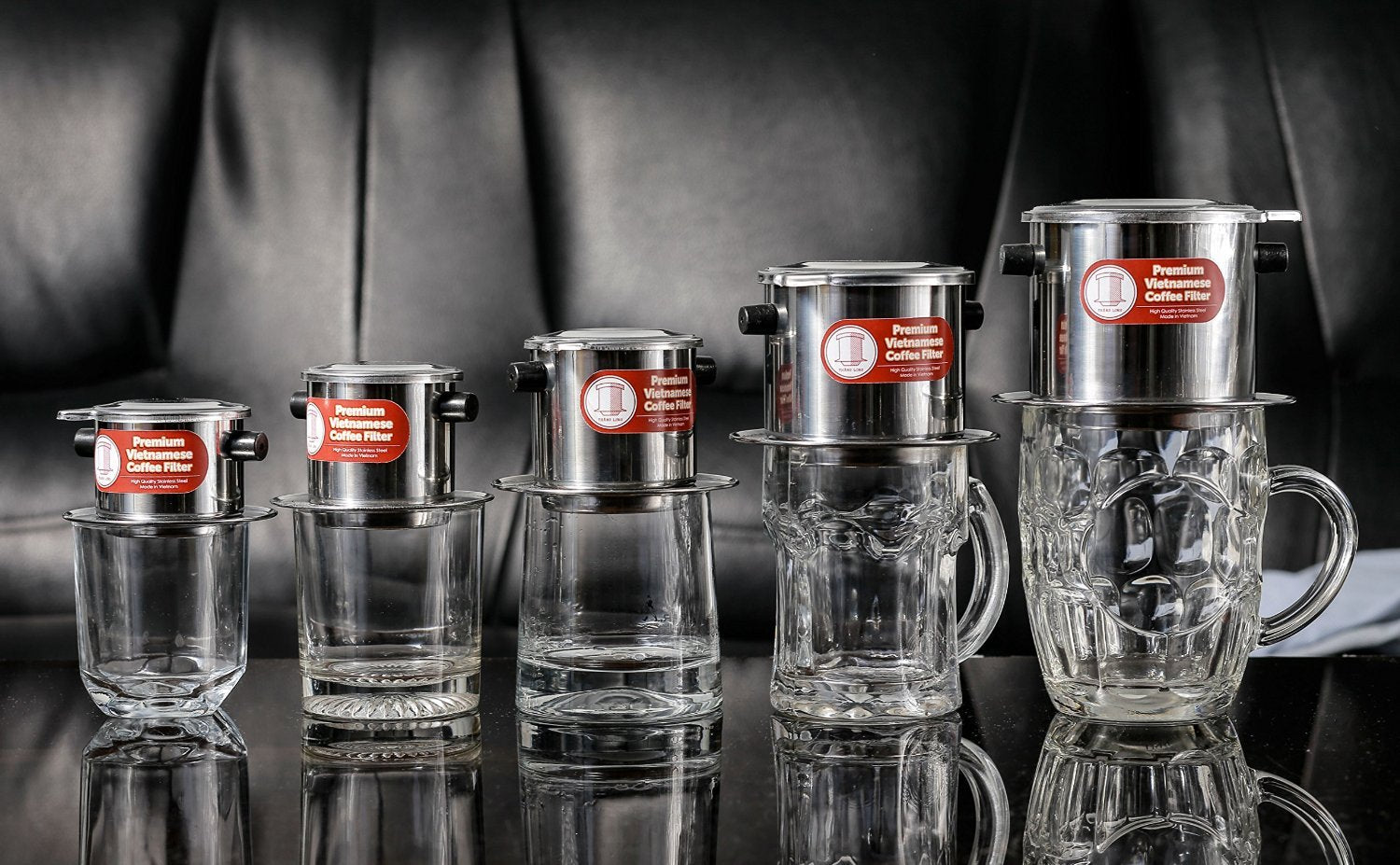 Thang Long gravity insert demonstrates smooth, mess-free drips for consistent pours.