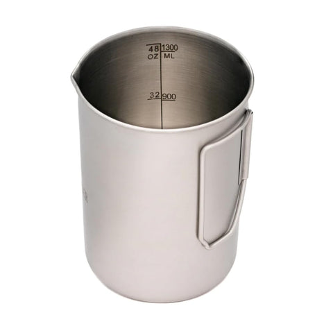 The Pathfinder School graduations: metric and imperial marks for precise filling.