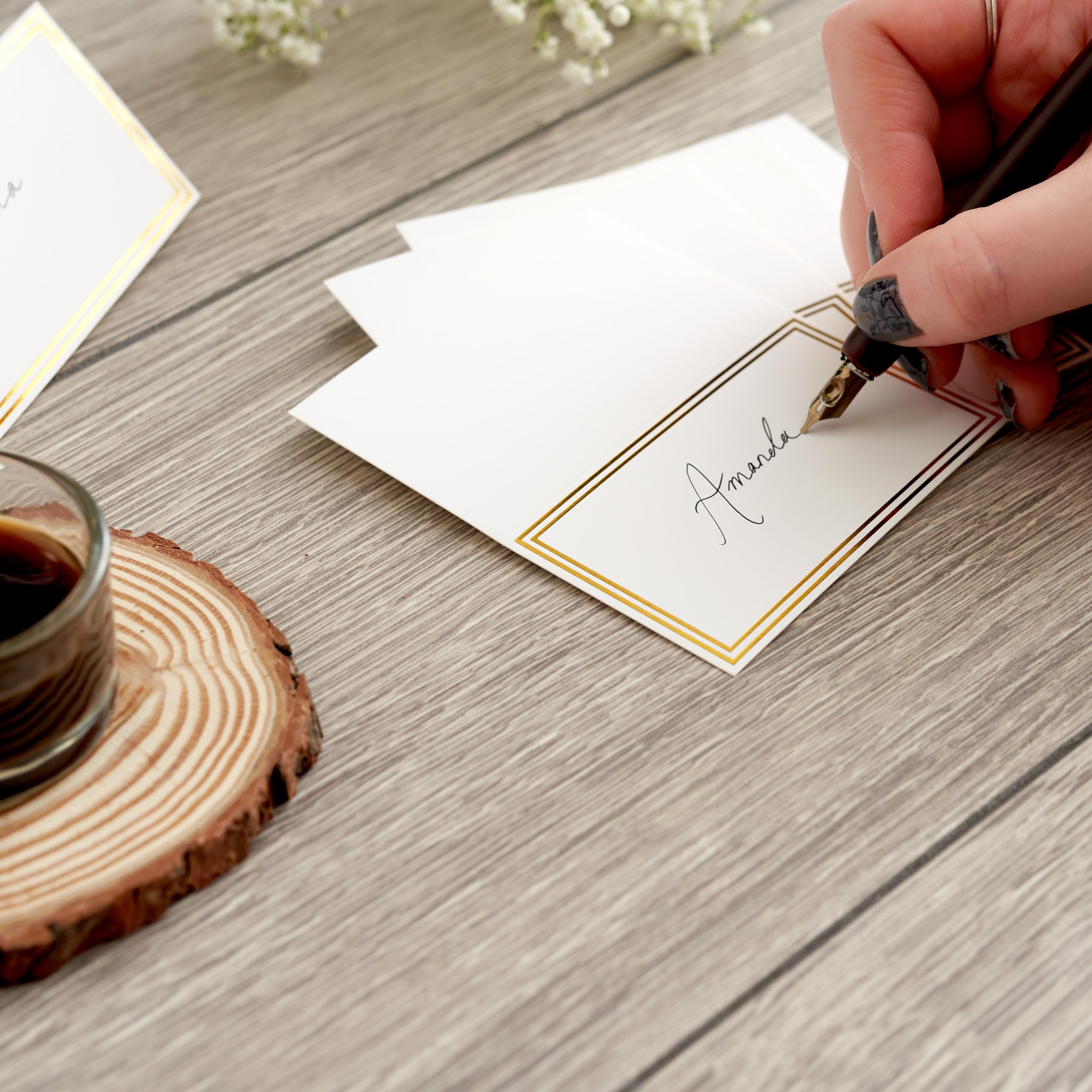 Table setting using The Twiddlers 200 name cards for clean seating