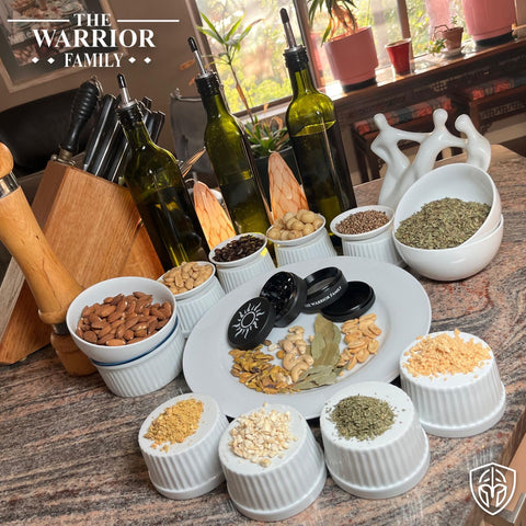 Glow-cap lid activates in low light for easier evening seasoning