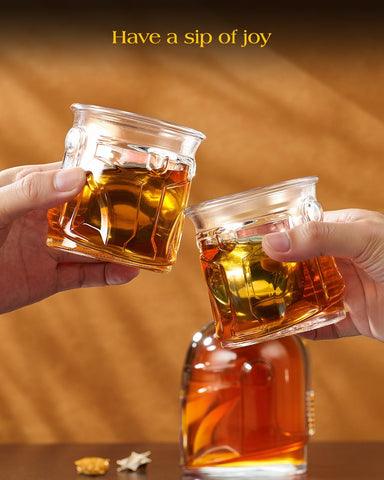 The Wine Things gift-boxed set makes a standout gift for whiskey lovers.