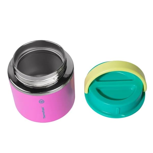 ThermoFlask leak-proof lid demonstrated for transport use.