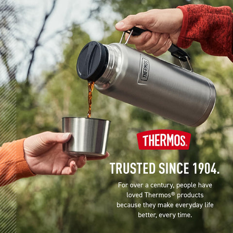 THERMOS ICON SERIES granite 40 oz bottle in use during outdoor activities