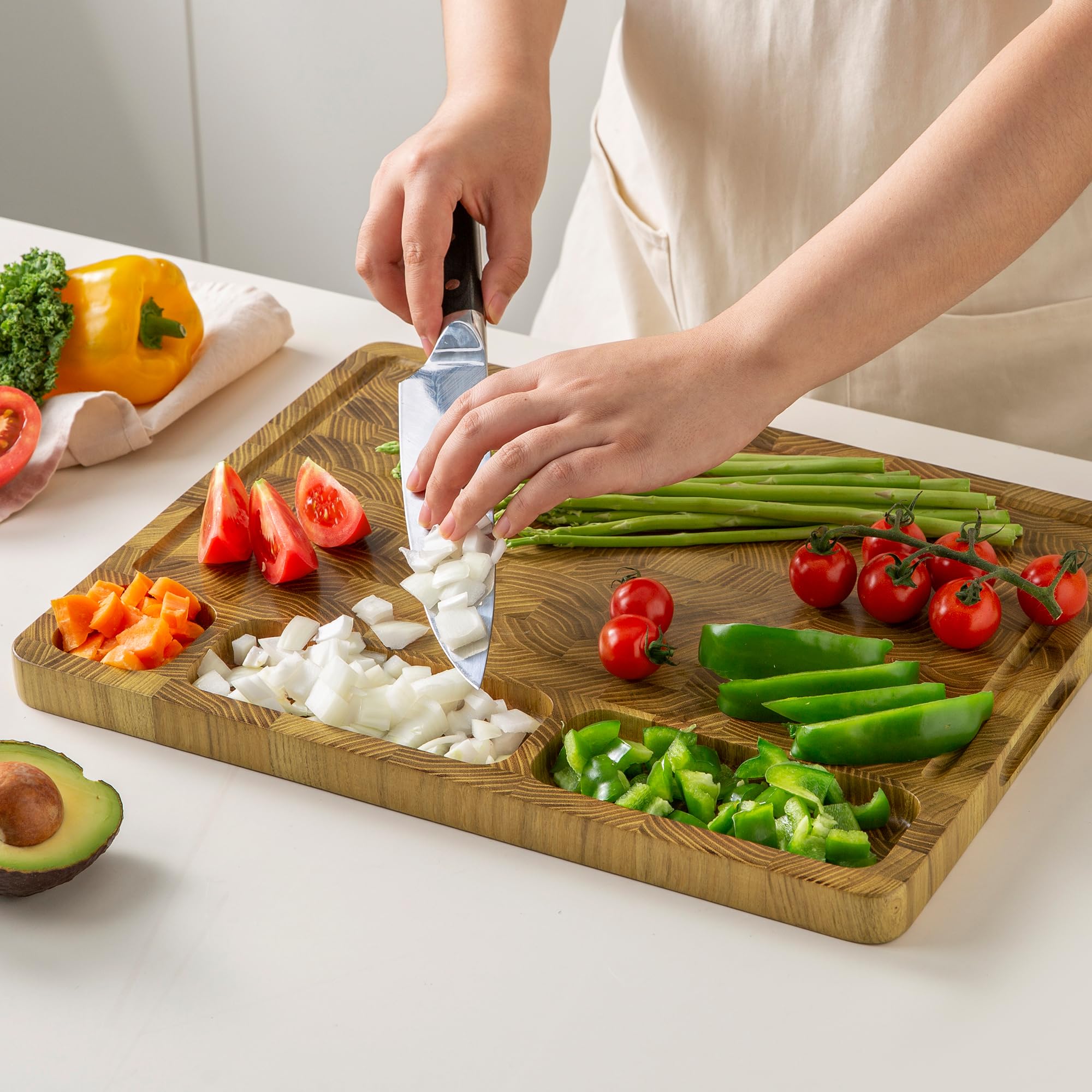 thetchry teak cutting board end-grain design supports knife longevity