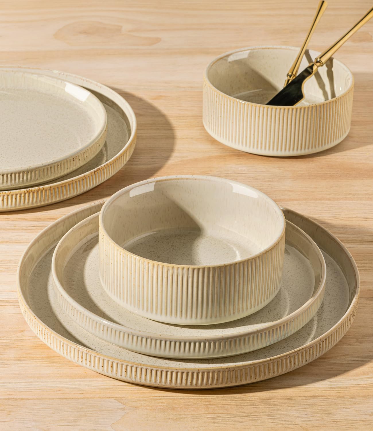 TheTerra oven-safe ceramic set withstands baking and reheating.