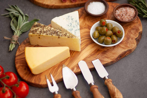 Thirteen Chefs rustic edge board provides natural surface ideal for bread and fruit.