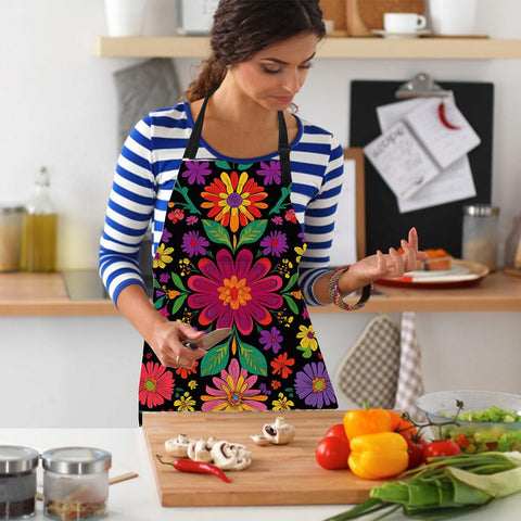 THISFIND apron with two large pockets for easy utensil and tool storage.