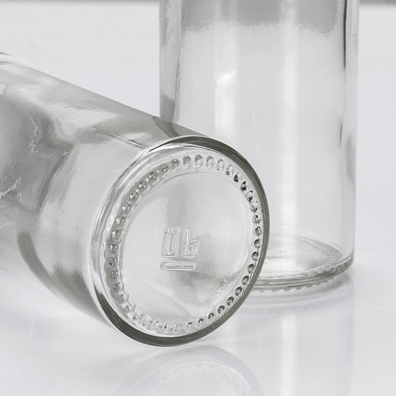 Tianifa airtight black lids shown sealing jars to preserve freshness