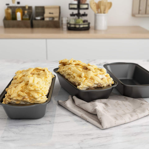 Tiawudi carbon steel bakeware focus on durable, warp-resistant construction.