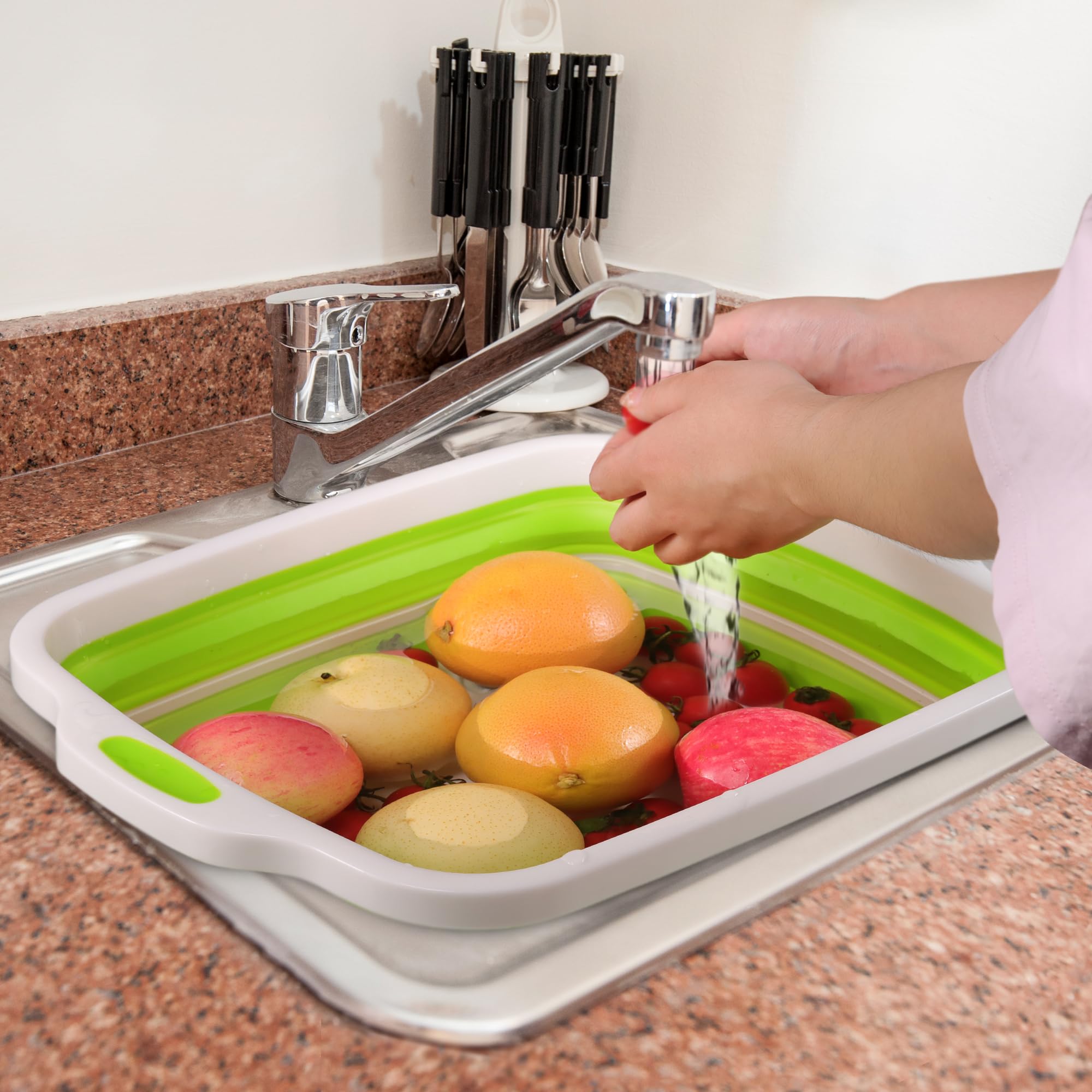 Tiawudi BPA-free cutting surface suitable for fruits and vegetables.