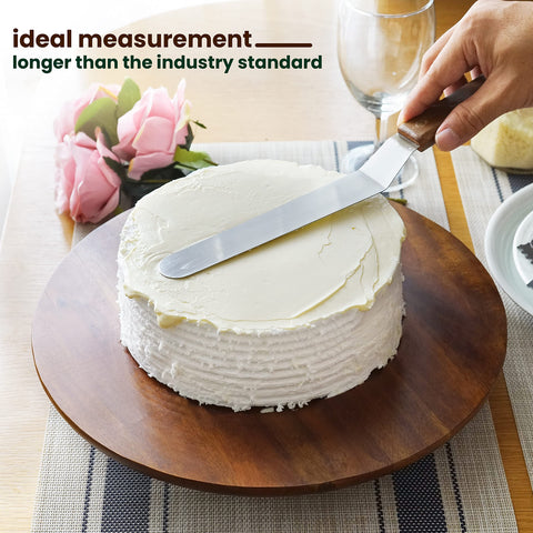Tidita 13-inch diameter holds small to large cakes securely.