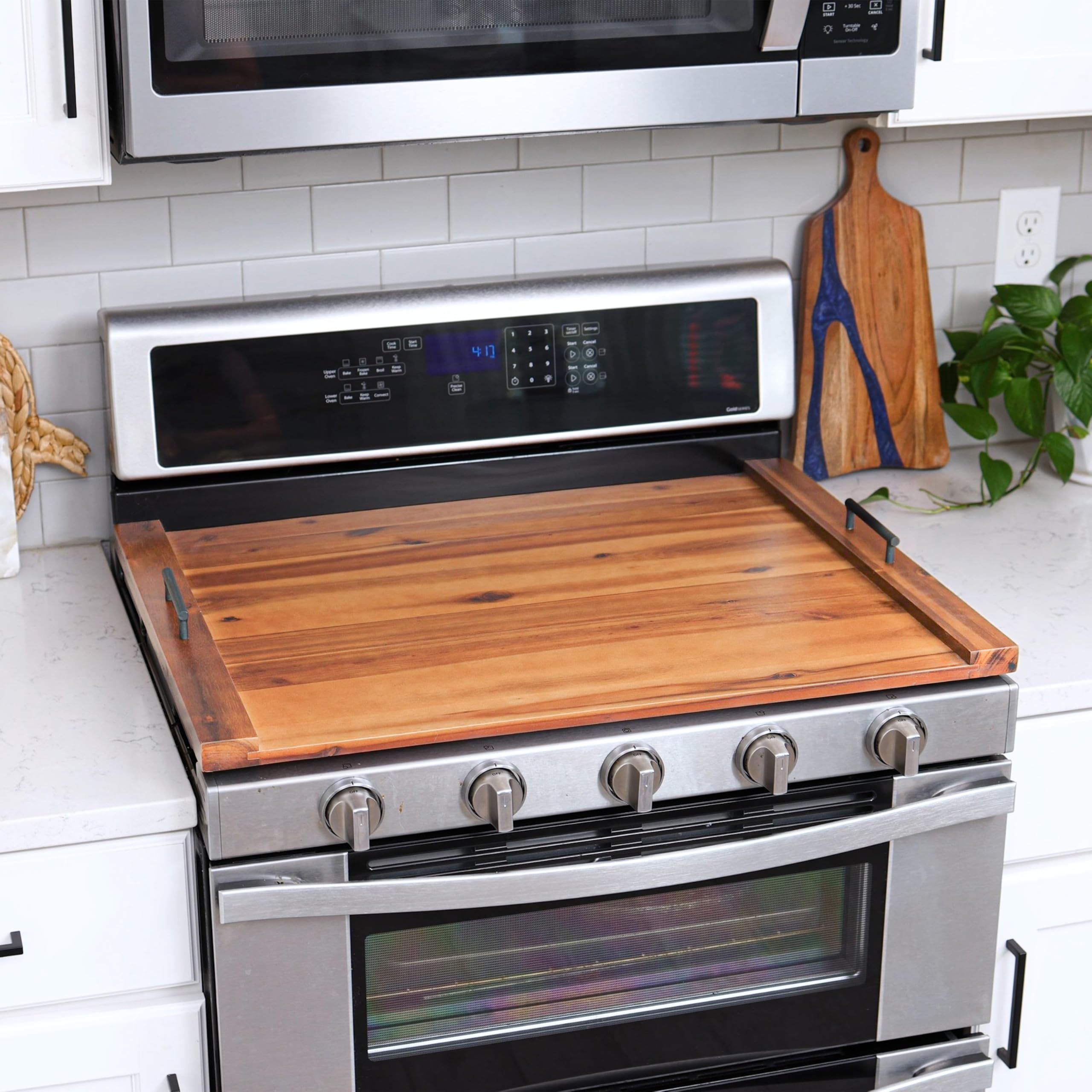 Tidita charcuterie board-inspired serving tray for entertaining.