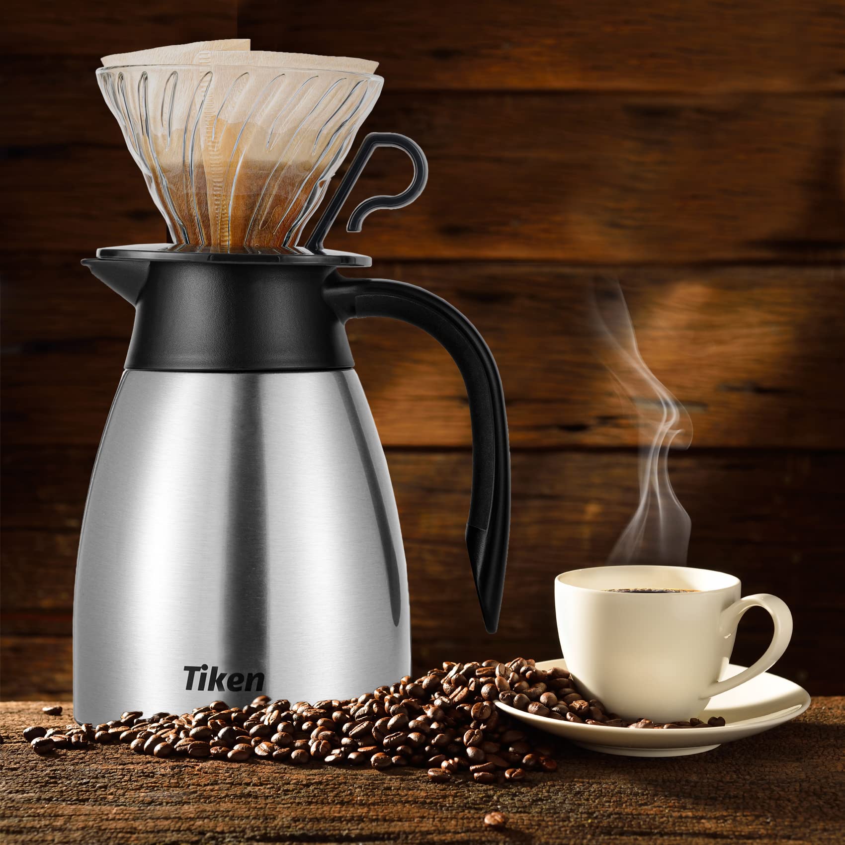 Tiken 34 Oz carafe demonstrates leak-proof design during pouring