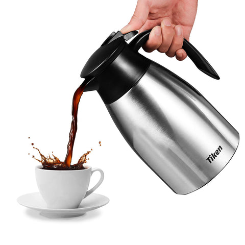 Hot coffee pouring with Tiken carafe demonstrating extended warmth