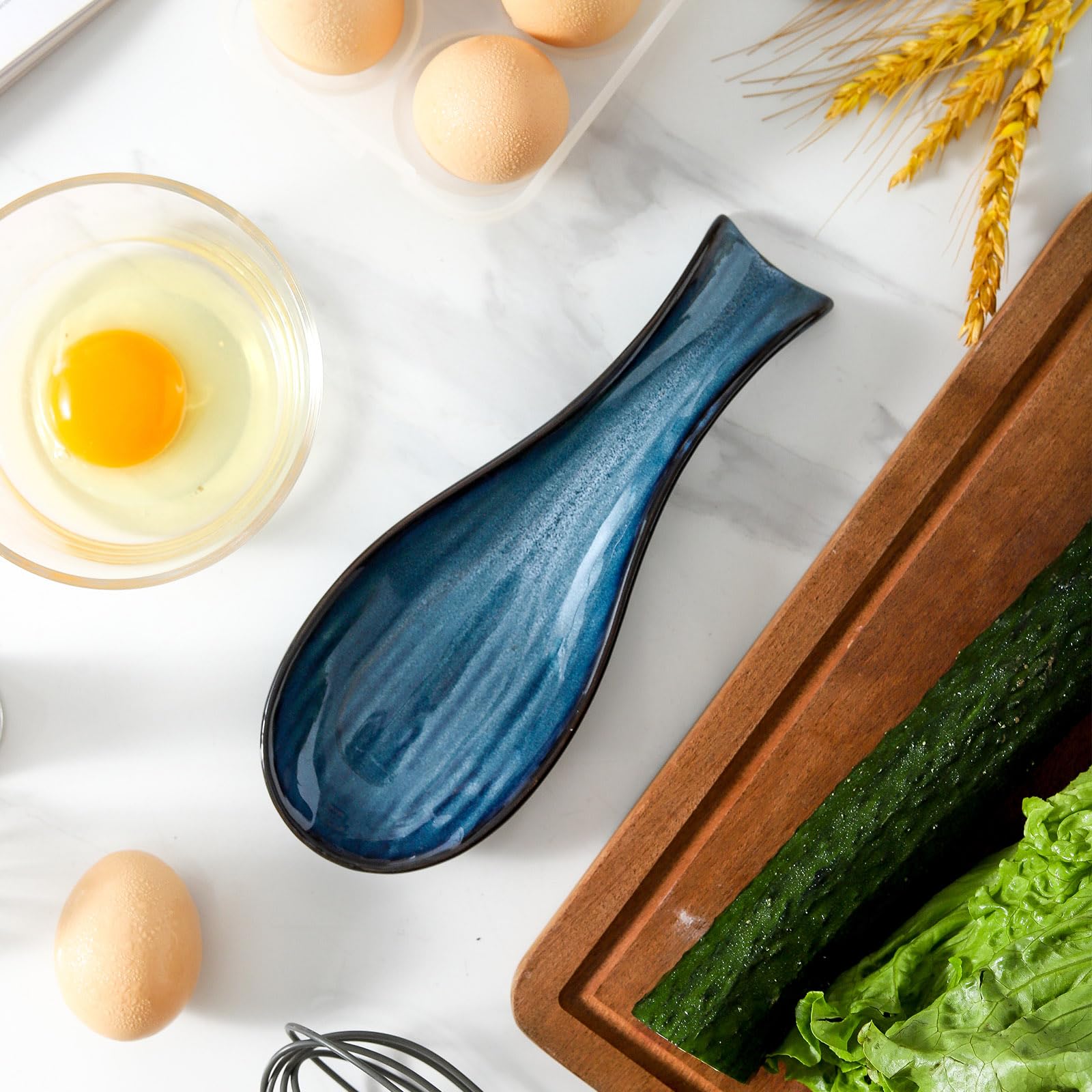 Tikooere durable ceramic rest resists high temperatures for daily use.