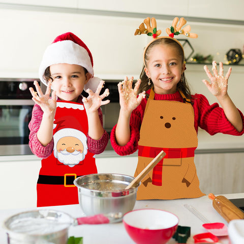 Tkifoda reindeer motif apron, a practical gift for baking and cooking.