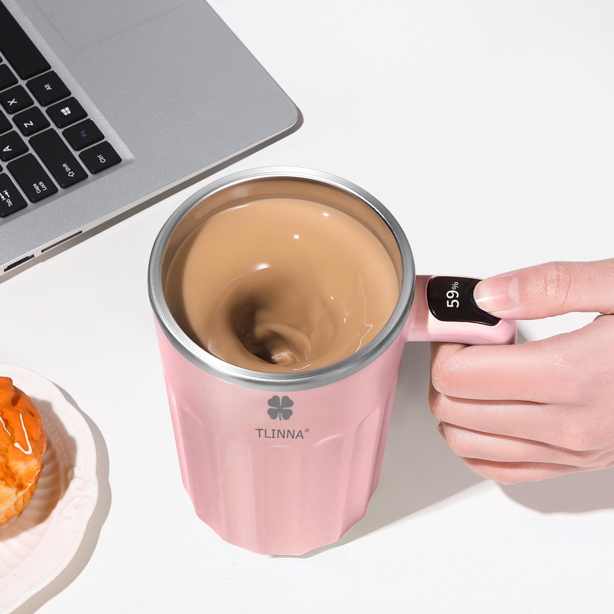 TLINNA mug with lid for spill-free travel.