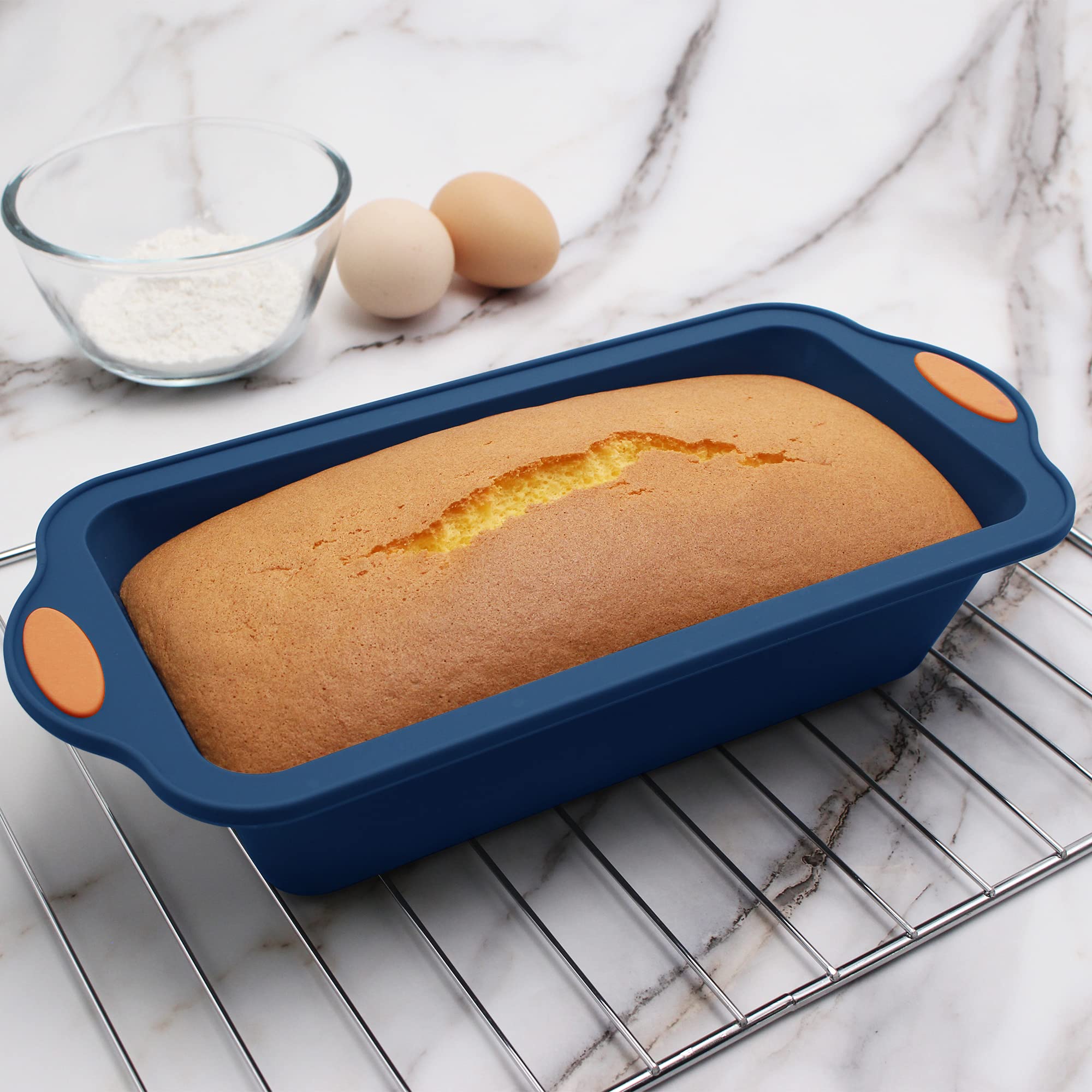To encounter 8-in-1 silicone bake set round cake pans for uniform baking.