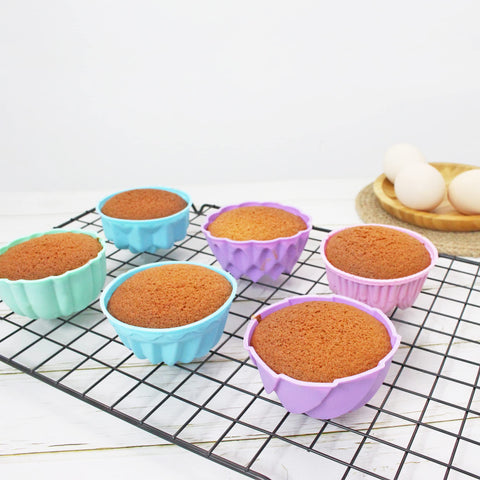 To encounter muffin liners on a baking sheet, reusable and heat resistant.