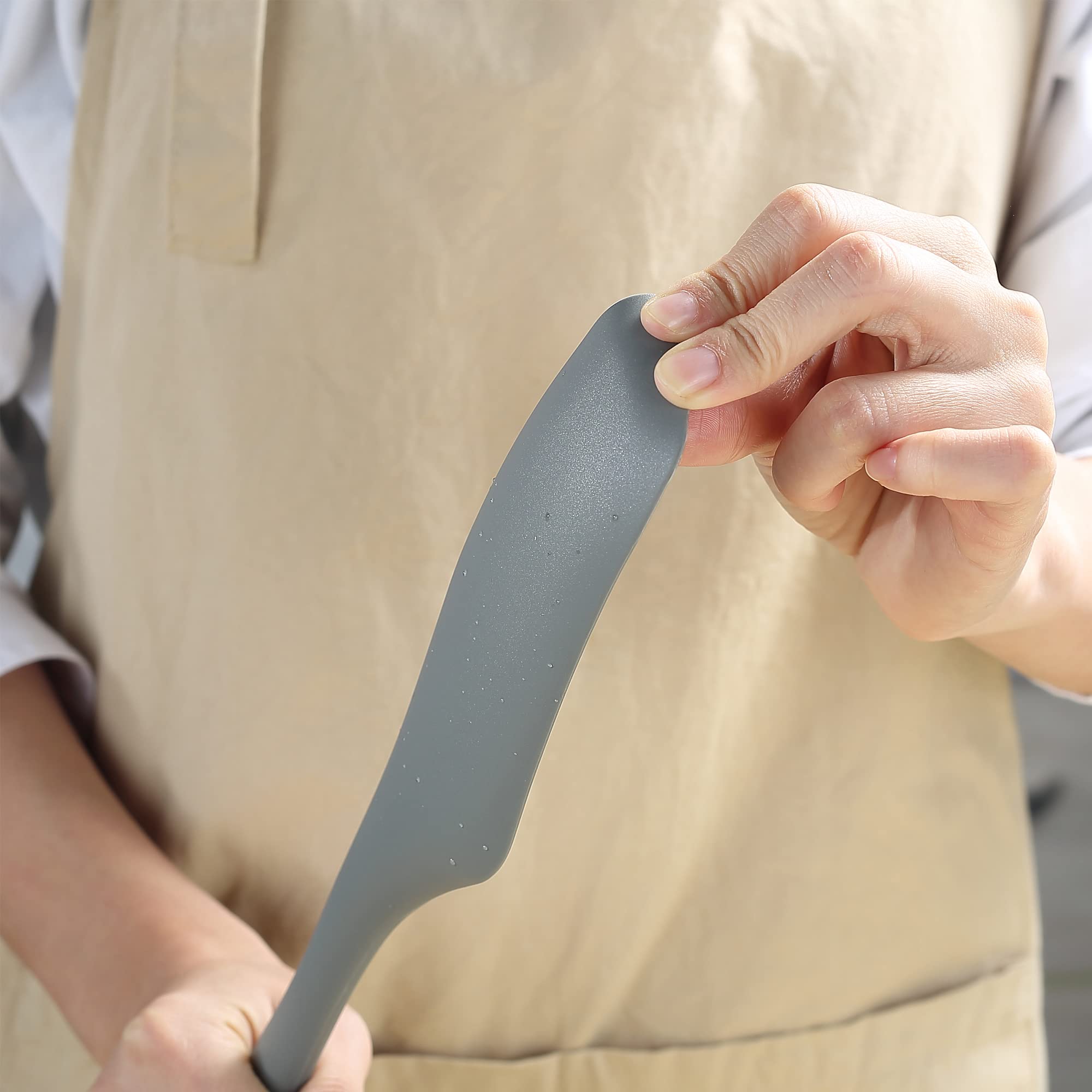 To encounter silicone spurtles one-piece design, seamless construction with nylon core for strength.