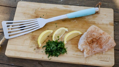 Toadfish multi-use spatula handles pancakes, eggs, and burgers with ease