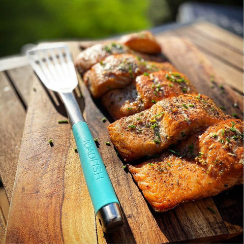 Toadfish grill-and-kitchen spatula ready for high-heat cooking sessions