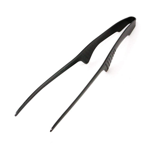 Todai non-slip handle close-up demonstrating secure grip during cooking.