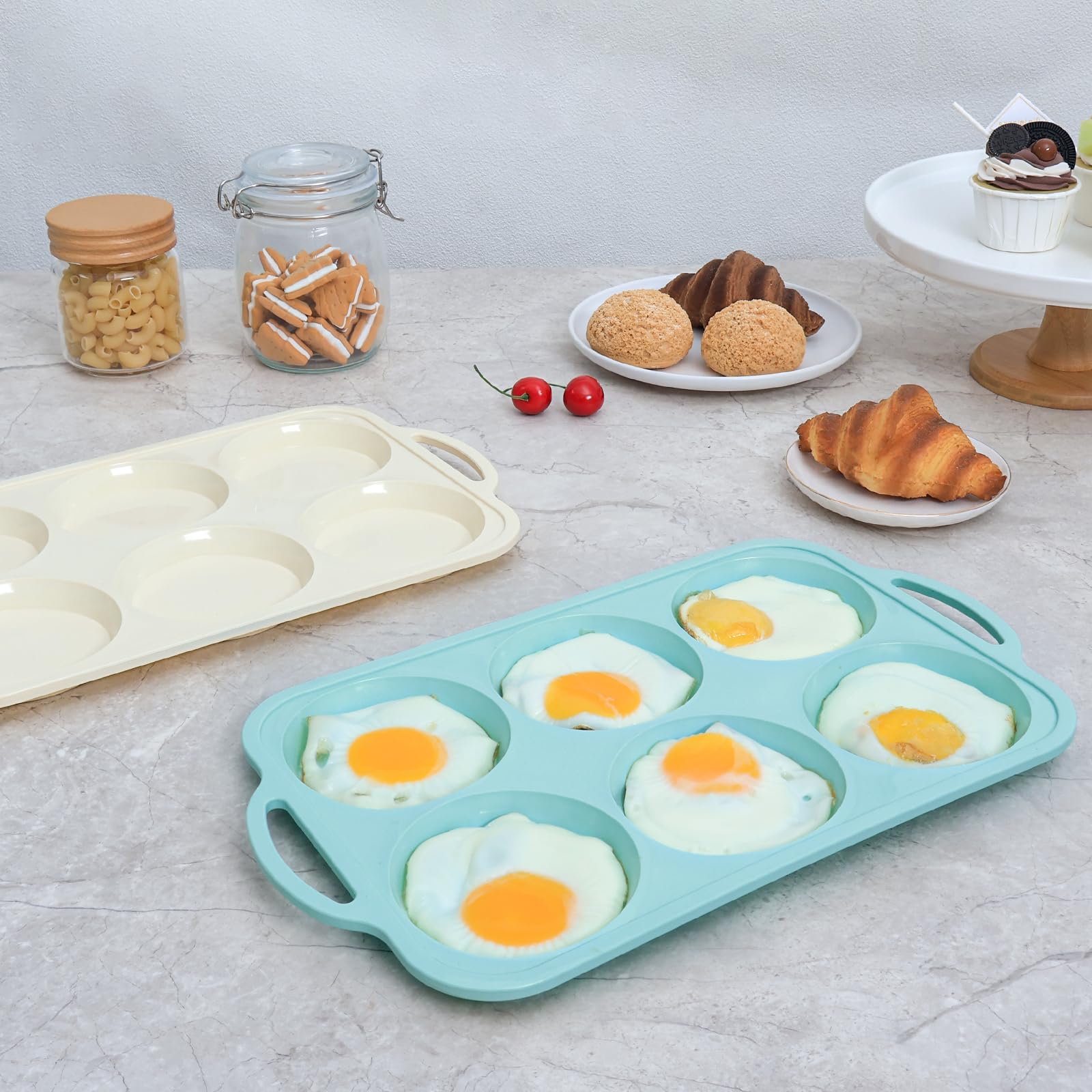 Toeusog BPA-free silicone molds durable and heat resistant.