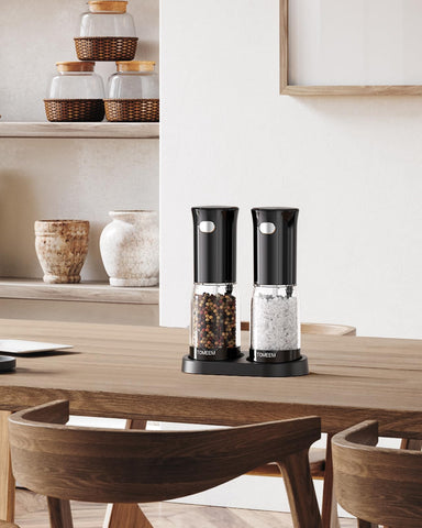 TOMEEM ergonomic grip design for comfortable use during long cooks.