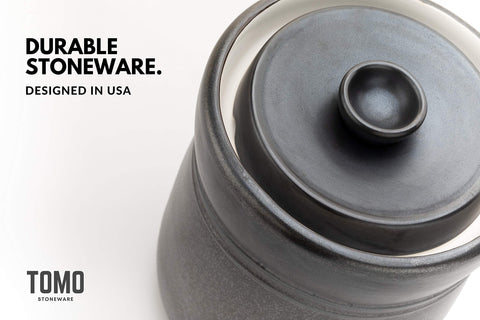 TOMO premium glaze inside the crock prevents odors and eases cleaning.